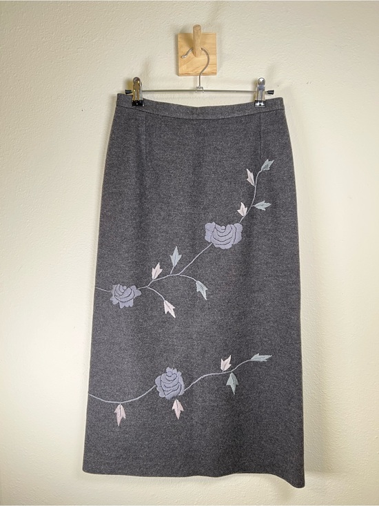Dolce & Gabbana Dresses & Skirts - Vintage Dolce & Gabbana Charcoal Gray Midi Skirt with Floral Embroidery
